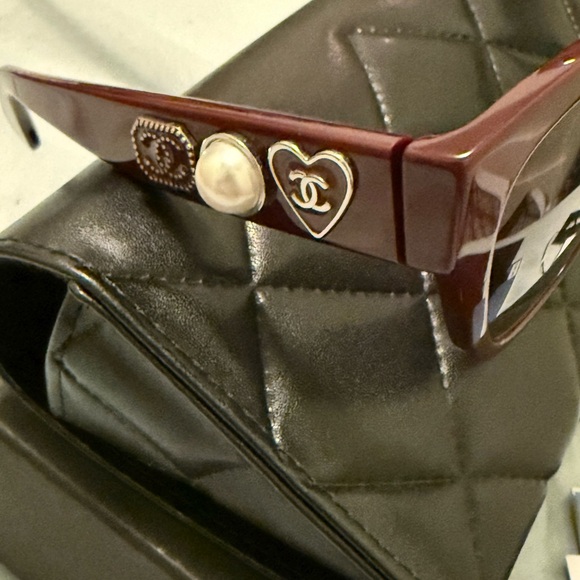 🔥CHANEL Rare Burgundy Acetate Butterfly Classics Sunglasses full inclusion🔥 - Picture 4 of 12